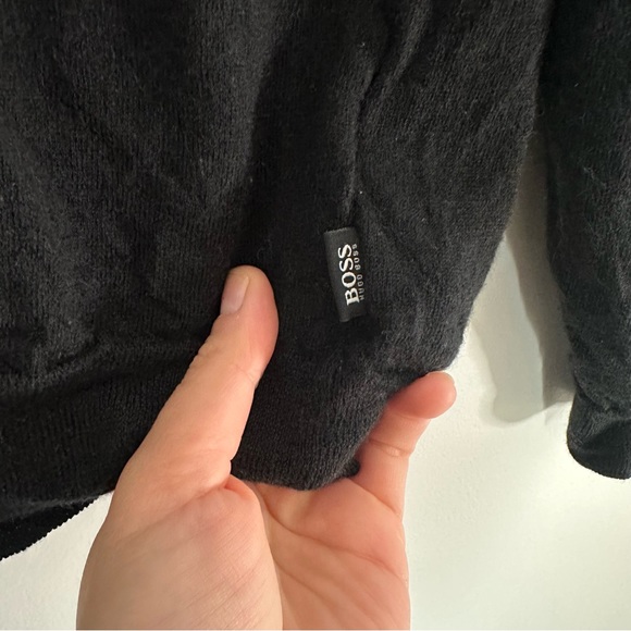Men's Hugo Boss Merino Wool Sweater size small - Picture 5 of 10